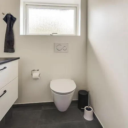 度假居 Four-bedroom Holiday In