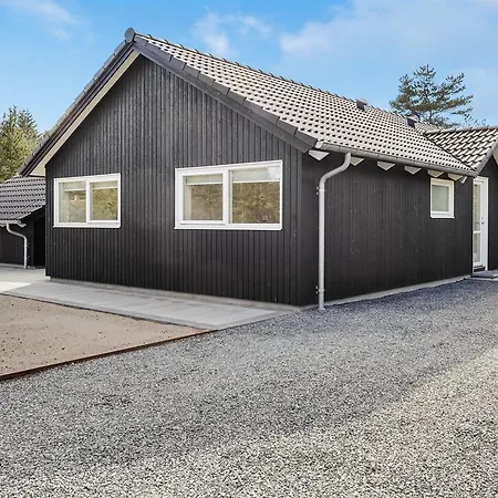 Four-bedroom Holiday In