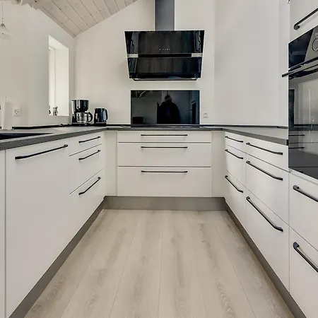 Four-bedroom Holiday In 度假居 Hals